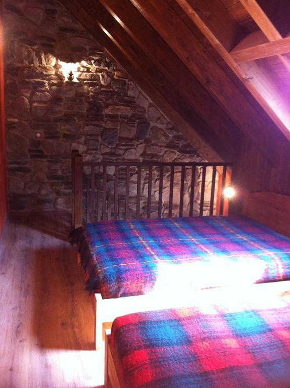 Gites Au Chant Des Marmites Saint-Lary-Soulan Room photo