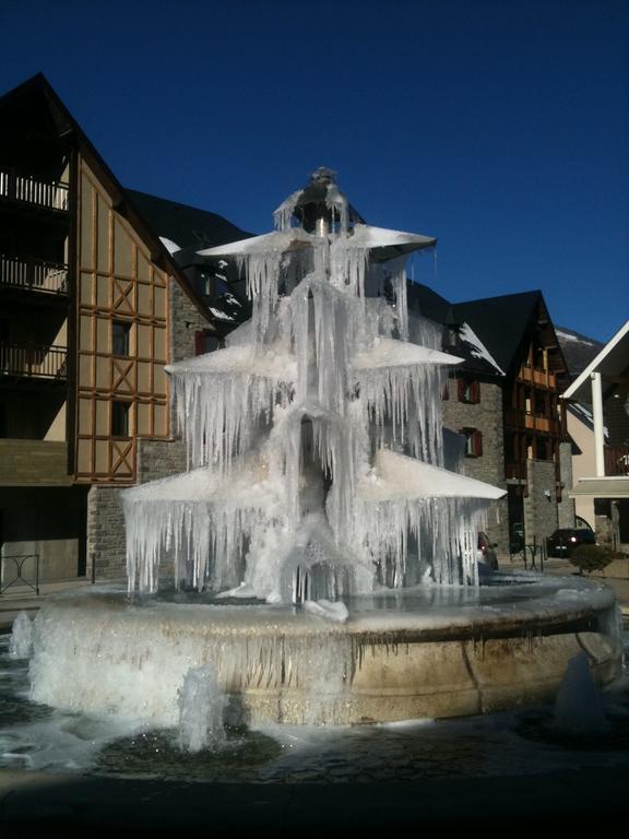 Gites Au Chant Des Marmites Saint-Lary-Soulan Exterior photo