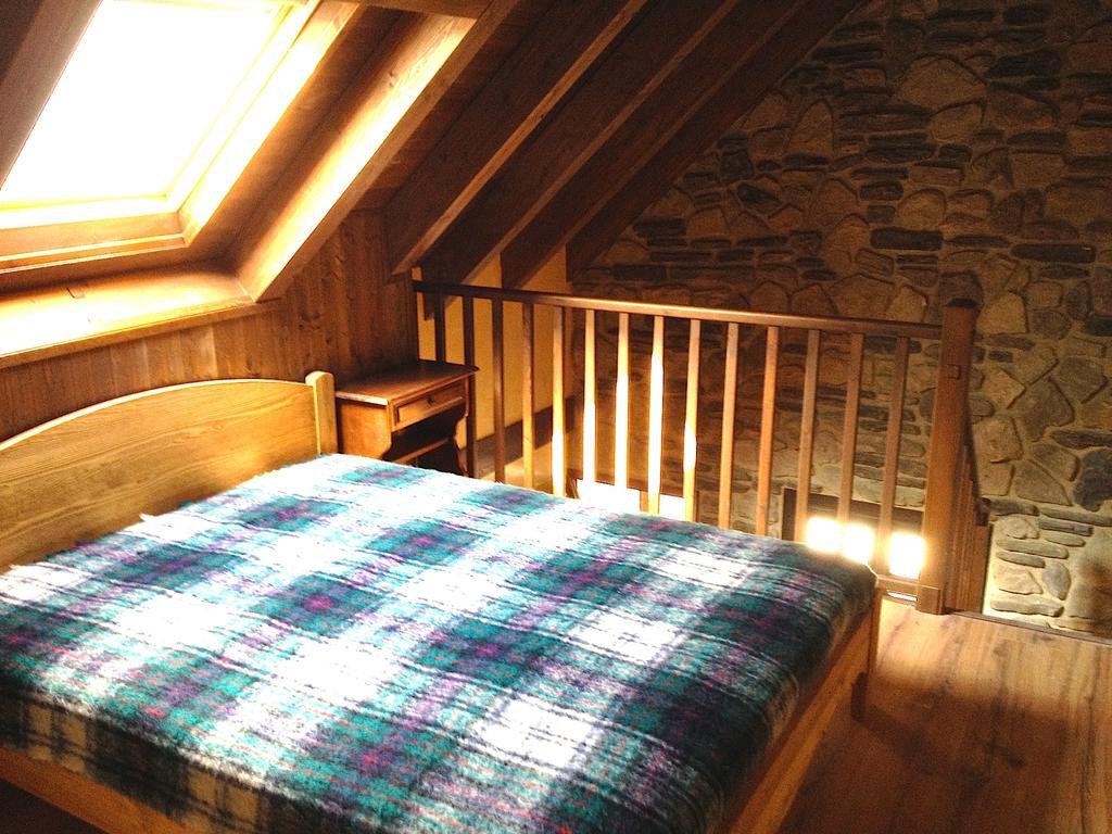 Gites Au Chant Des Marmites Saint-Lary-Soulan Room photo