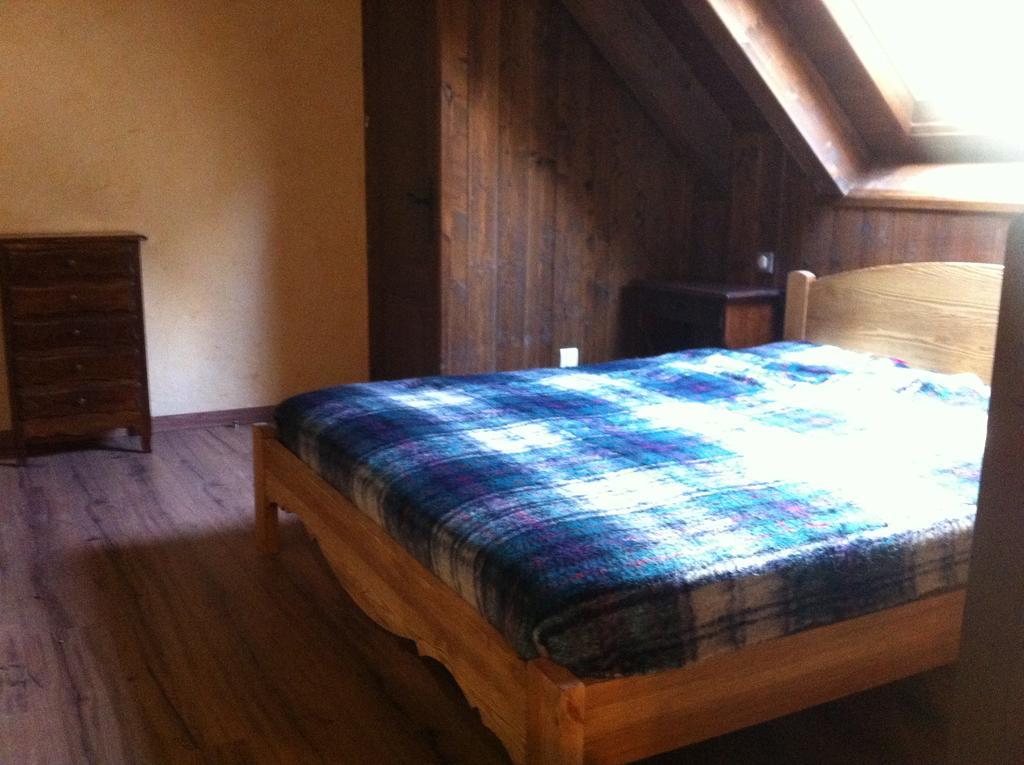 Gites Au Chant Des Marmites Saint-Lary-Soulan Room photo